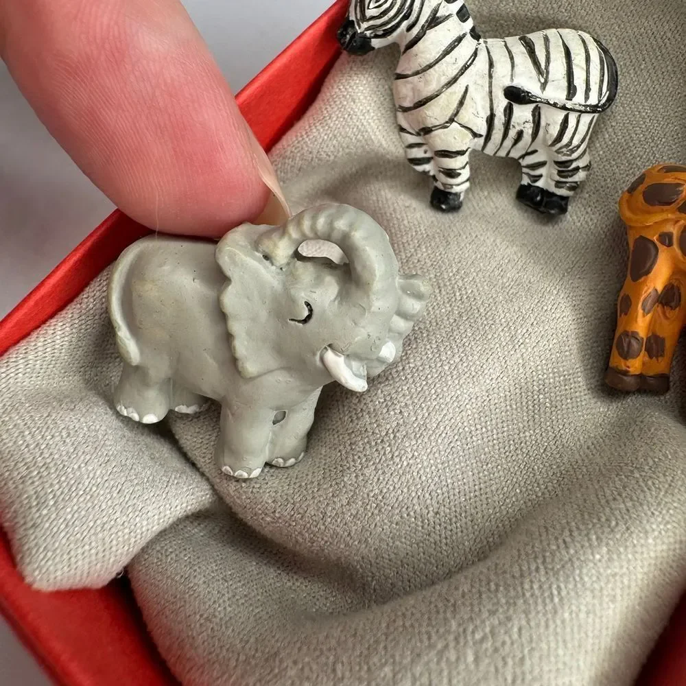Vintage‎ b/l animal buttons